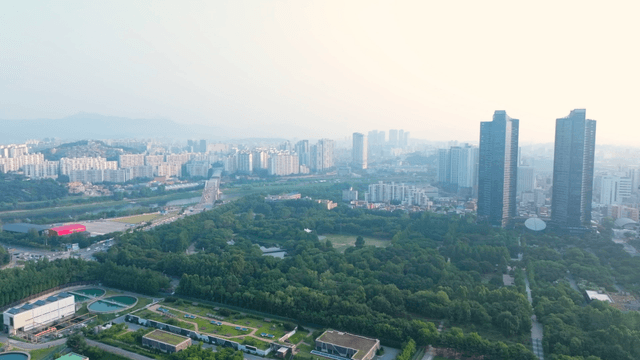 Seoul cityscape with green spaces and high-rise buildings