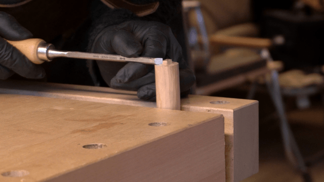 Woodworking with precise carving chisel tools