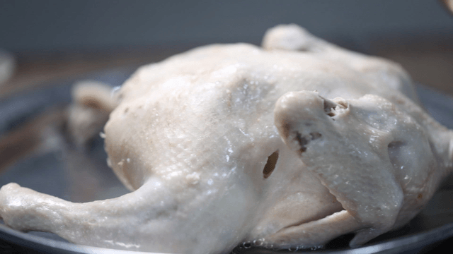 Steamed chicken on a plate