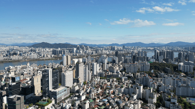 Clear sunny Seoul riverside Gangnam cityscape