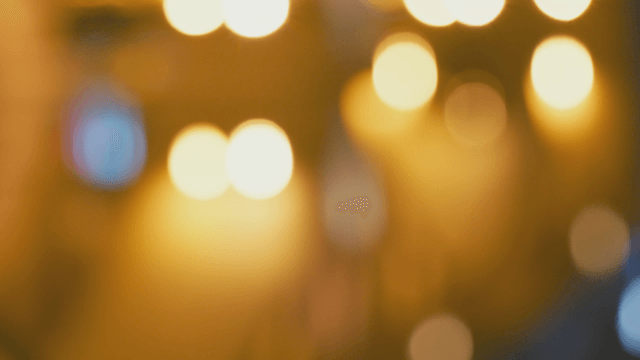 흐릿하게 번진 밤 불빛들