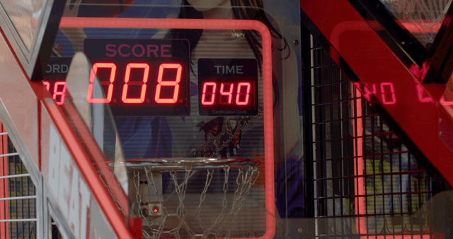 Arcade basketball game with score display