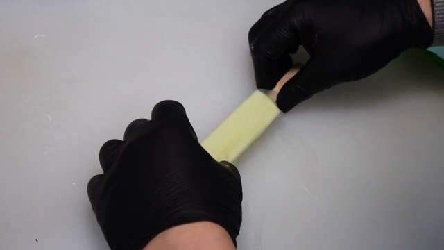 Wrapping ice cream in rice paper