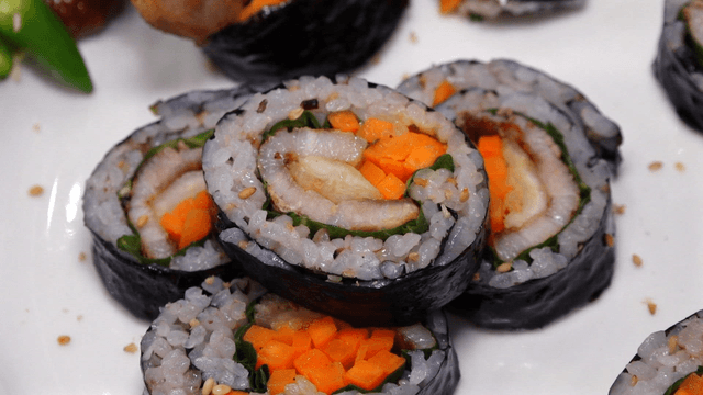 Pork belly gimbap with vegetables