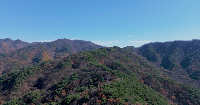 Mountain range with autumn foliage