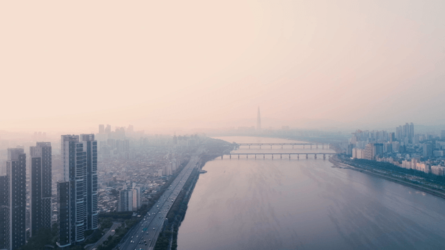 Seoul cityscape with Han River at dawn