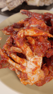 Soy sauce marinated crab and spicy red marinated crab
