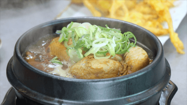 Steaming phellinus linteus ginseng chicken soup