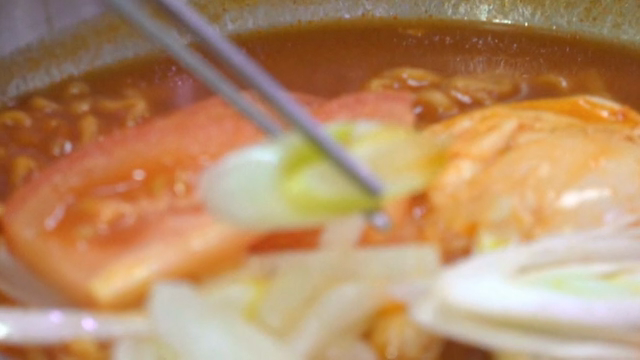 라면에 들어간 토마토와 파