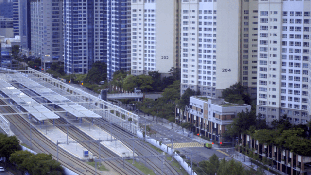 철도와 함께 현대적인 도시 풍경