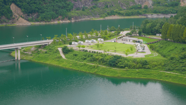 Caravan campsite by the lakeside