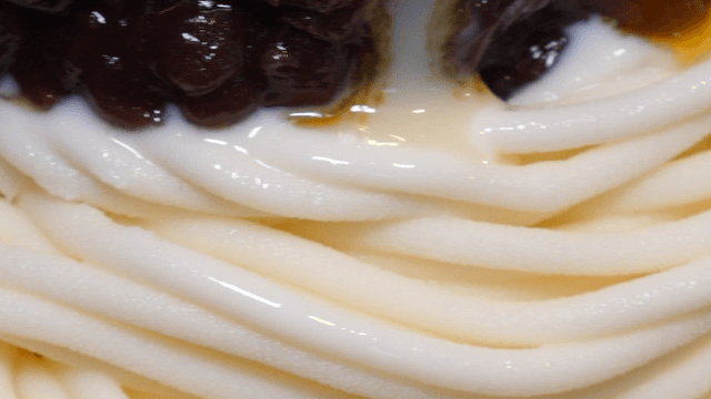 Noodle-shaped shaved ice