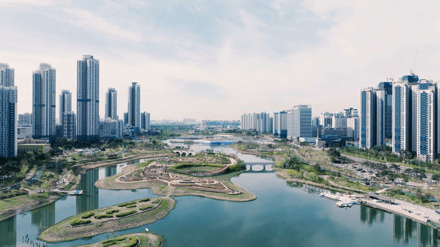 Lake park in modern downtown