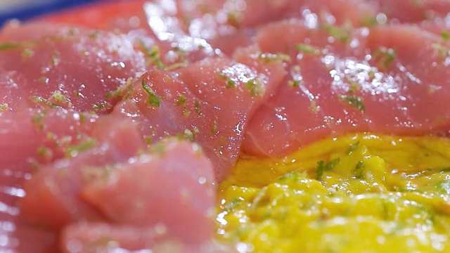 Fresh tuna slices with lime zest