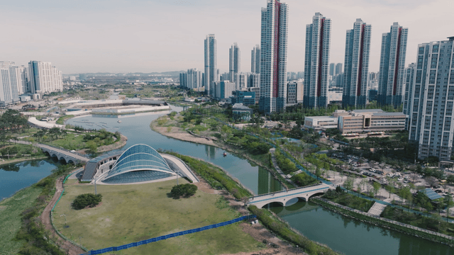 Lake park scenery in modern city