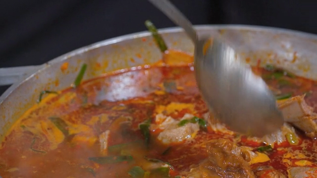 Boiling the stew with soybean paste