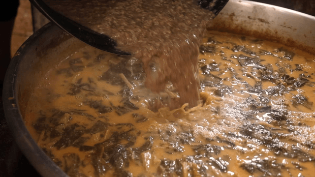 Finely ground loach poured into loach soup broth