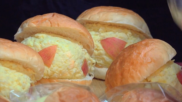 Egg Salad Bread with Apple Slices