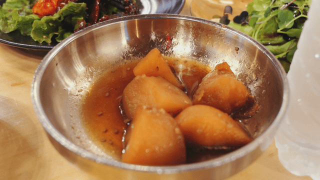 Braised potatoes in soy sauce