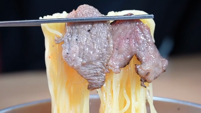 Cold Buckwheat Noodles with beef slices in broth