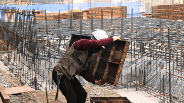 Construction worker at a building site