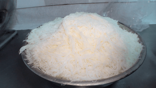 Yaki dumpling filling in a stainless bowl