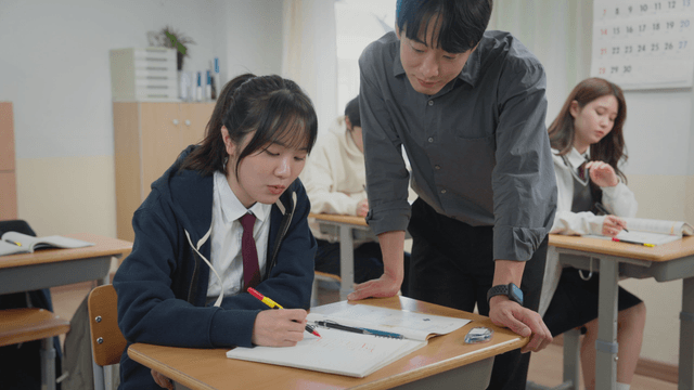 Teacher supervising students during self-study time