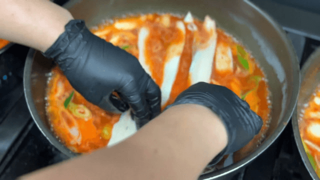 Boneless cutlassfish simmering with vegetables