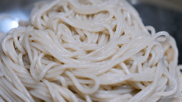 Freshly boiled buckwheat noodles served in a bowl