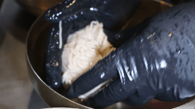 Buckwheat noodles prepared with toppings