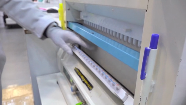 A person who quickly organizes processed objects