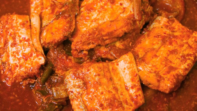 Braised cutlassfish with red seasoning