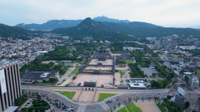 Gwanghwamun gate with cityscape