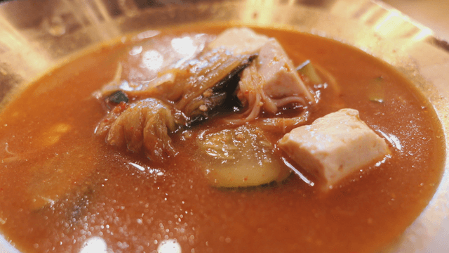 Kimchi stew with tofu and vegetables