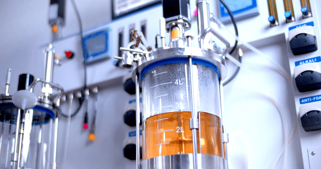 Bioreactor equipment with mixing liquids in a laboratory