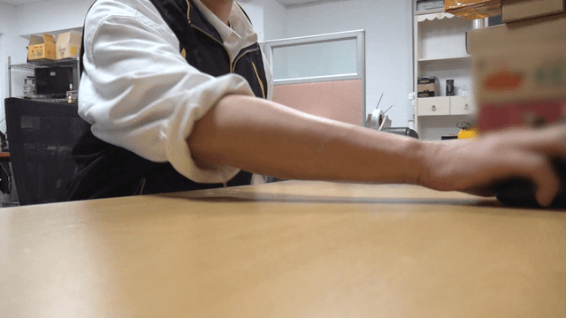 Person testing a computer mouse