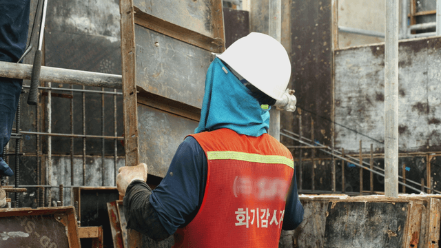 Construction worker at a building site