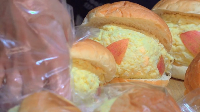 Egg Salad Bread with Apple Slices
