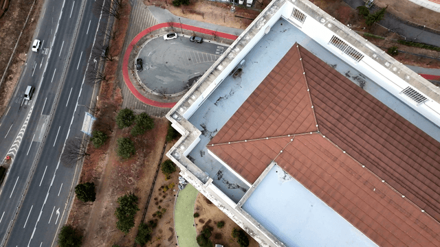 Aerial view of a building and roads