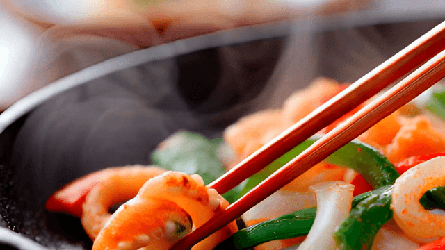 Stir-fried dish with squid and vegetables