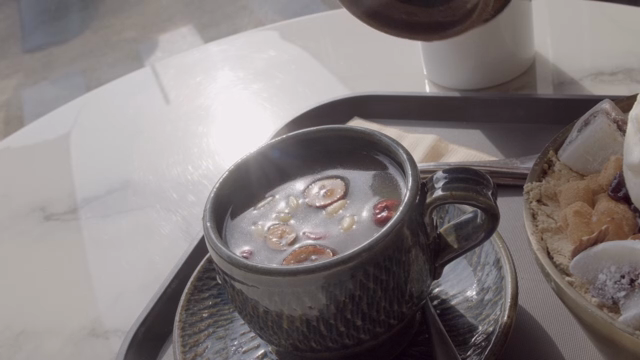 Hot tea with pine nuts and jujube