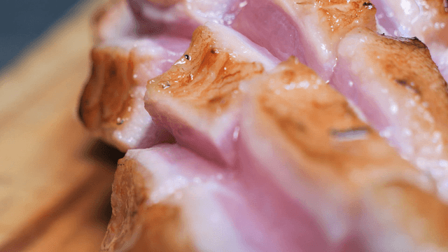 Smoked pork jowl rich in juice