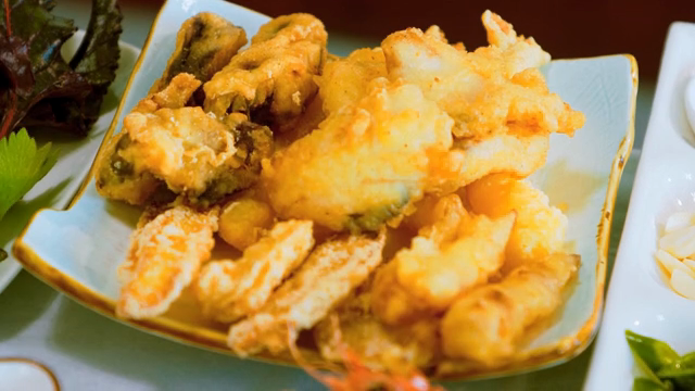 A plate of assorted tempura