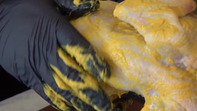 Marinating chicken with mustard sauce