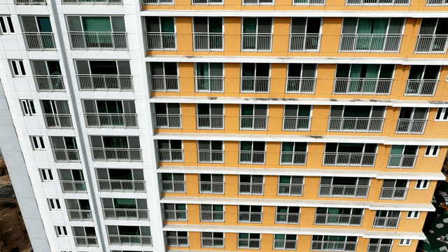 Tall building with multiple windows