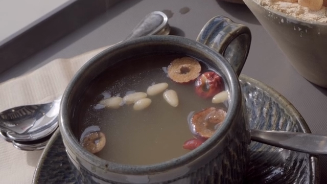 Hot tea with pine nuts and jujube