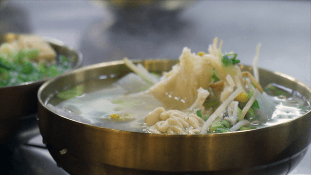 Cod soup with vegetables and entrails
