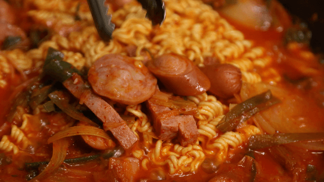 Korean army stew with noodles and sausage
