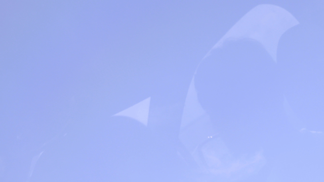 차안 유리에서 보이는 하늘