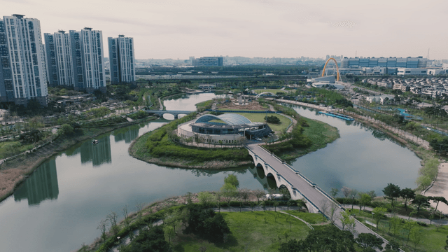Lake park in modern downtown